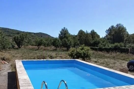 Finca rústica con piscina