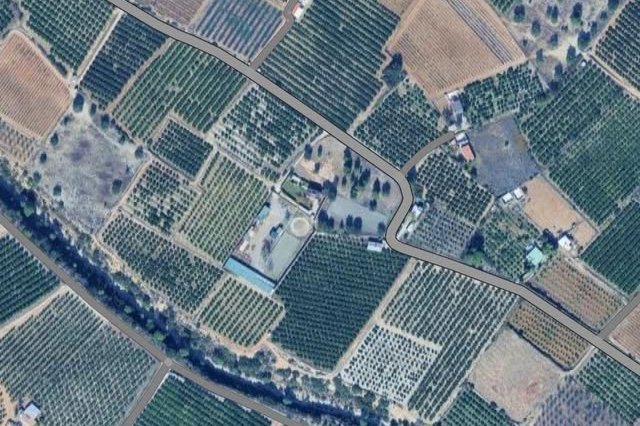 Parcela rústica de 2.630 m² en Chiva